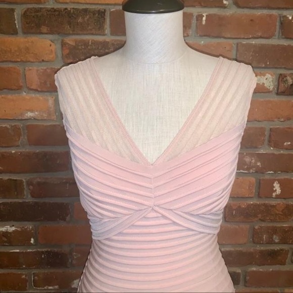 Calvin Klein blush body con dress - Picture 5 of 12